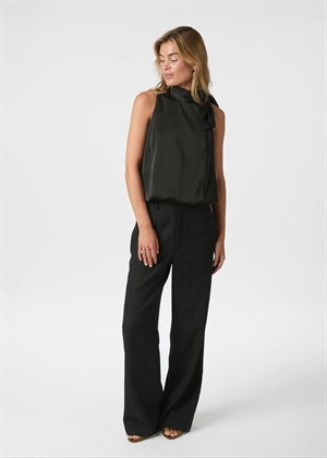 Veda drapy satin top Sort Neo Noir 